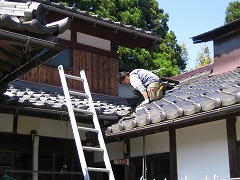 雨漏り調査中
